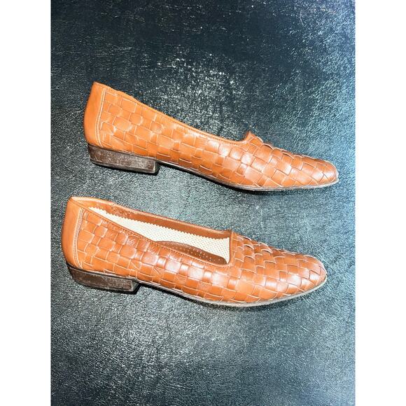 Amalfi Made In Italy Ladies Vintage Woven Leather Loafer - size 7 - Picture 2 of 6